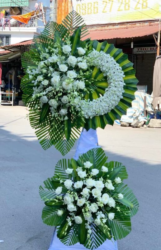 vòng hoa chia buồn tại Quận 3