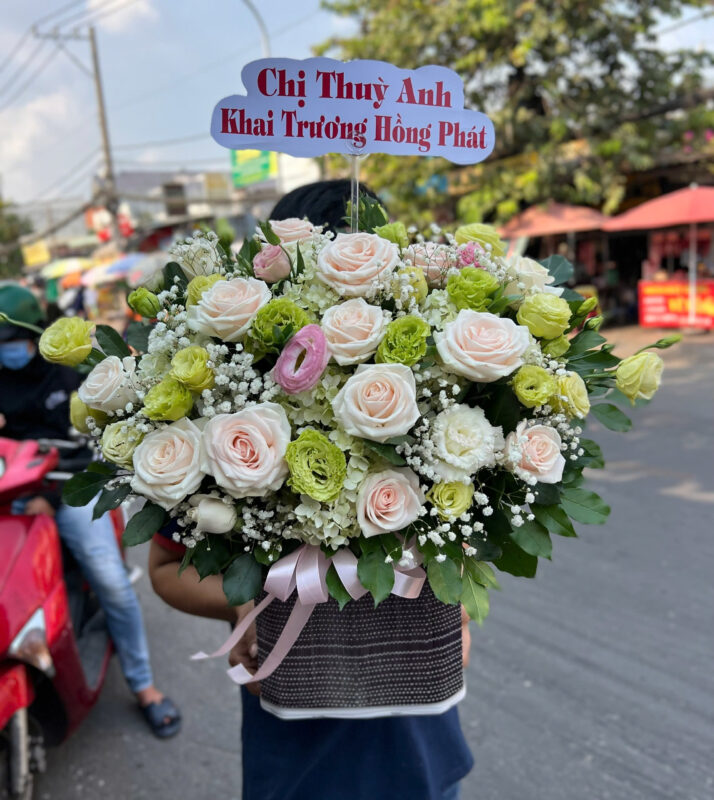 Giỏ hoa chúc mừng tại shop hoa Chí Linh Hải Dương