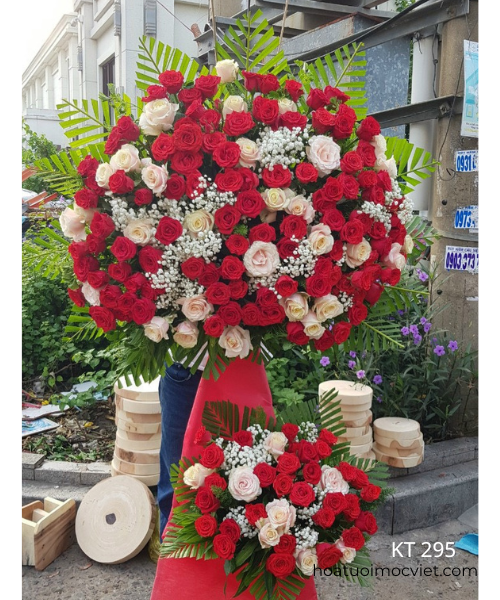 kệ hoa chúc mừng tại shop hoa Phổ Yên Thái Nguyên